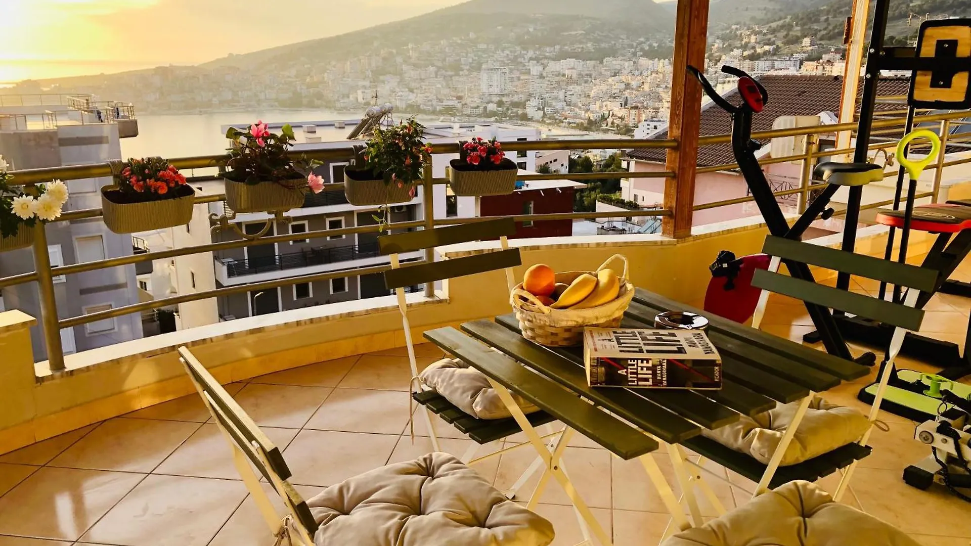 Marin'S Home Sarande 0*,