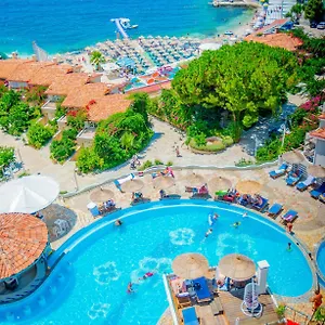 Ξενοδοχείο Bougainville Bay, Σαράντα